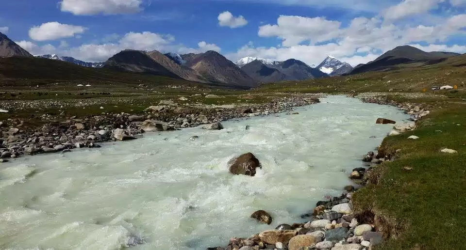 Tsagaan gol trekking