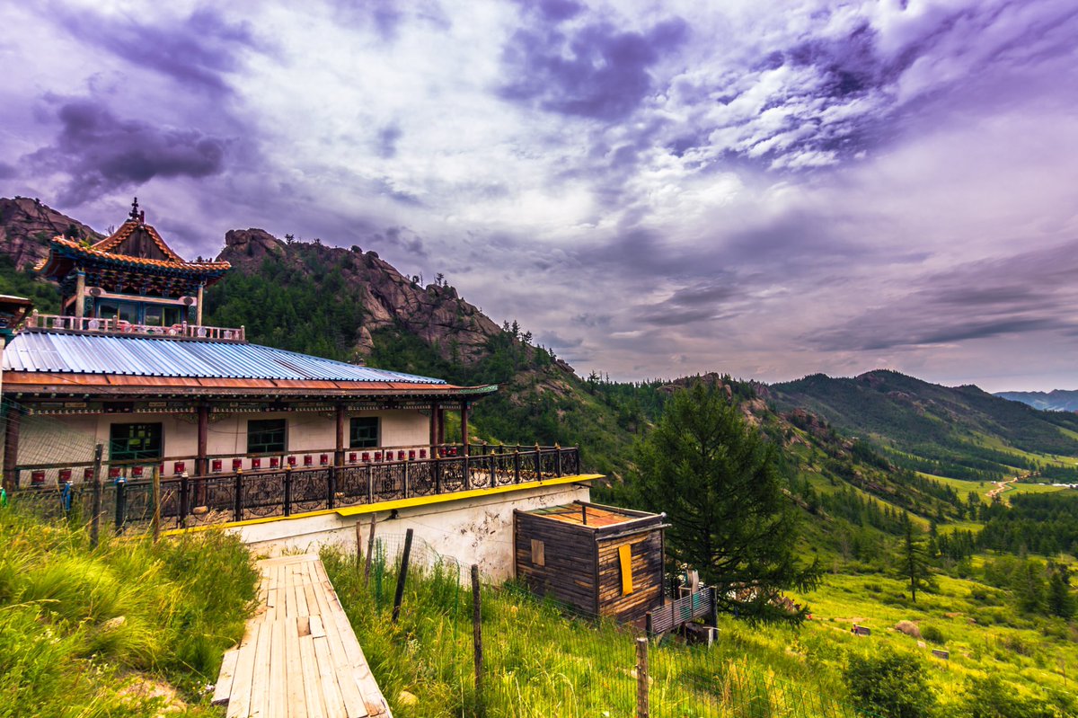 Mongolian mountain climbing tour