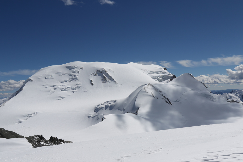 Mongolian mountain climbing tour