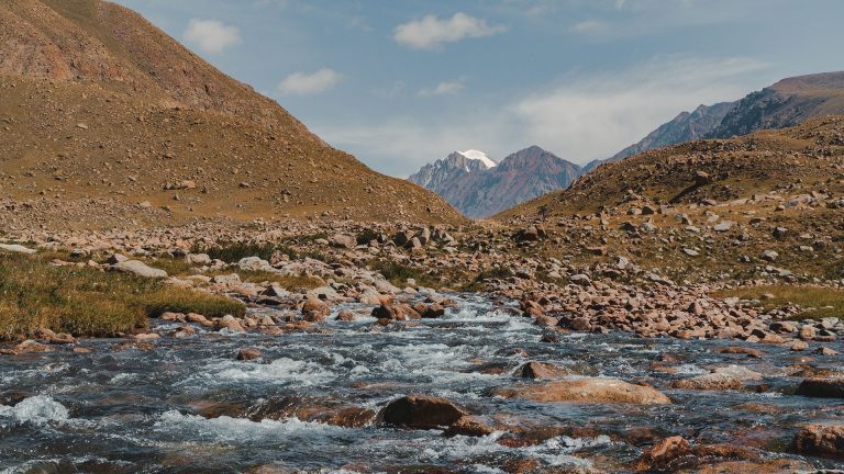 Kharkhiraa mountain trekking