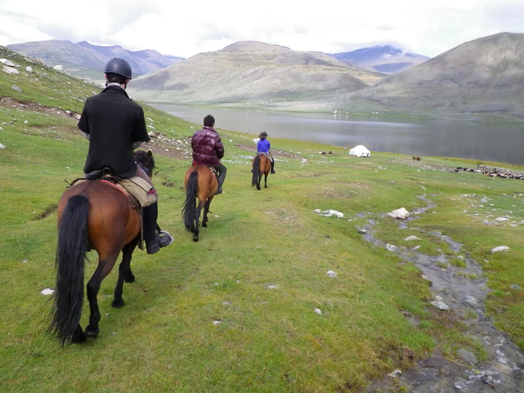 Trekking in Yolt valley