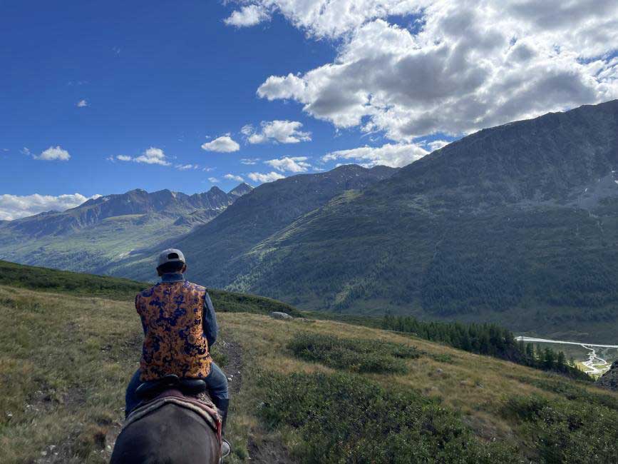 Trekking in Altai Tavan Bogd national park