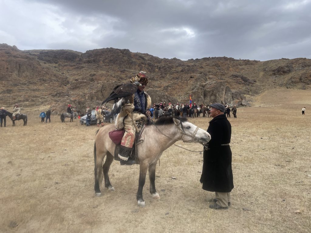 Mongolia eagle hunting